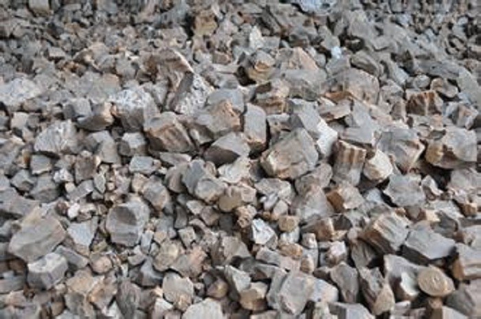 Brown fundió MgO 2.0%Max del aluminato del calcio para la escoria de acero del refinamiento de la buena calidad